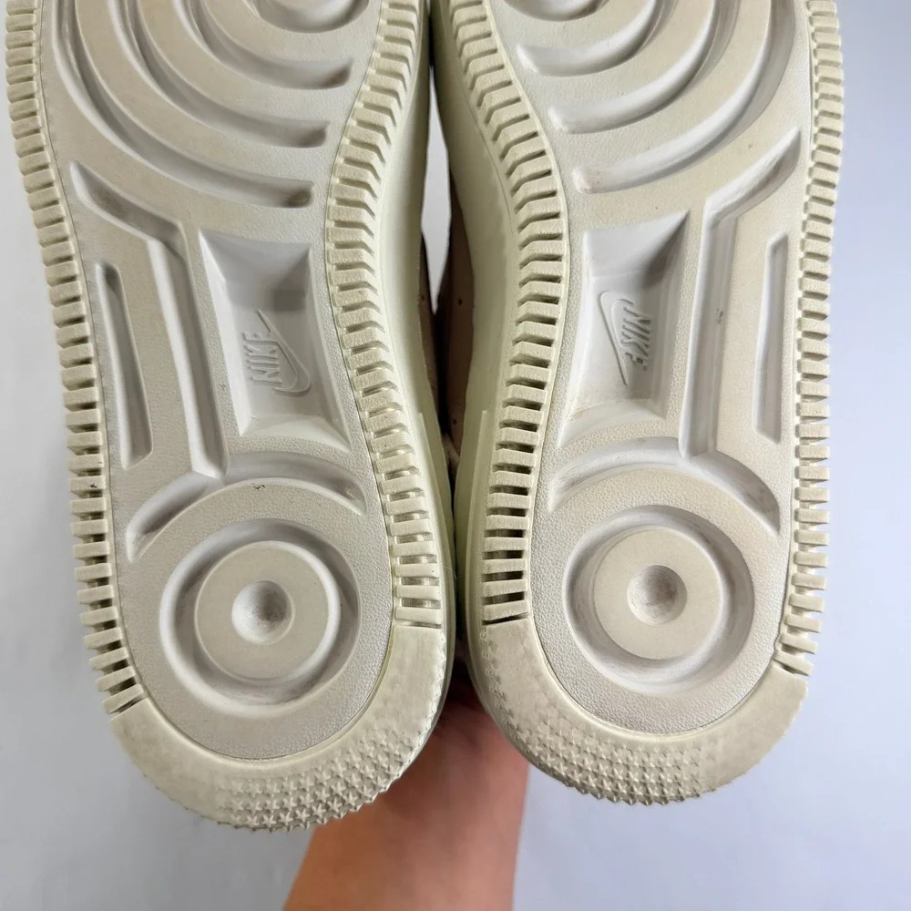 Nike Air Force 1 Low Sneaker Women 10 Particle Beige Suede Platform Sporty Retro